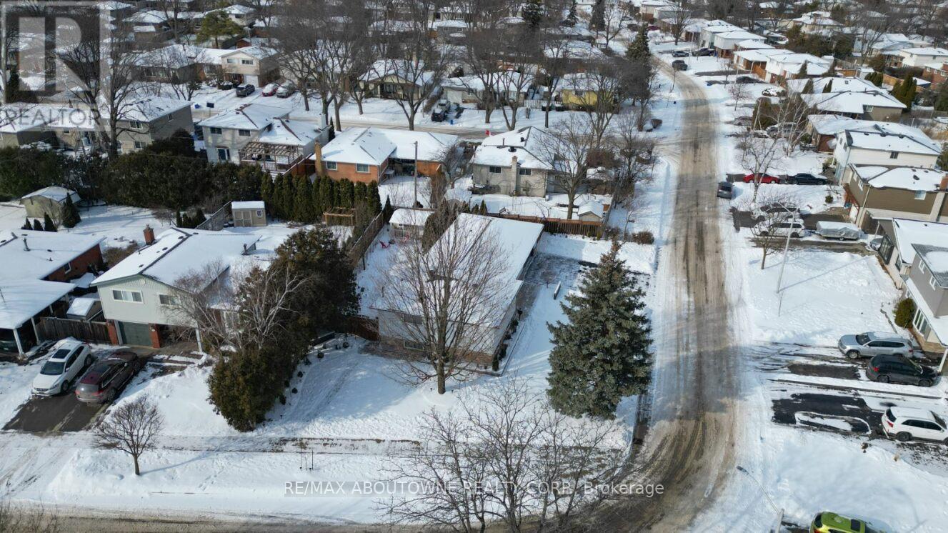 626 Cape Avenue, Burlington, Ontario  L7L 4M6 - Photo 37 - W12722618