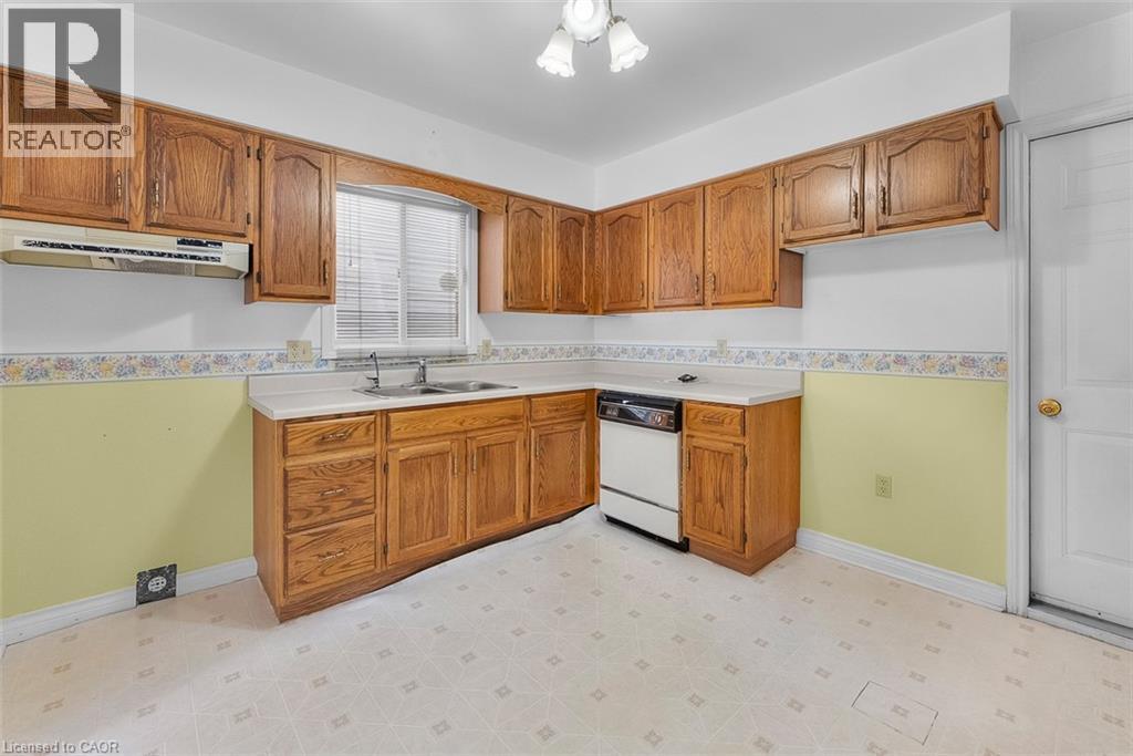 10 Heritage Court, St. Catharines, Ontario  L2S 3H8 - Photo 15 - 40800646