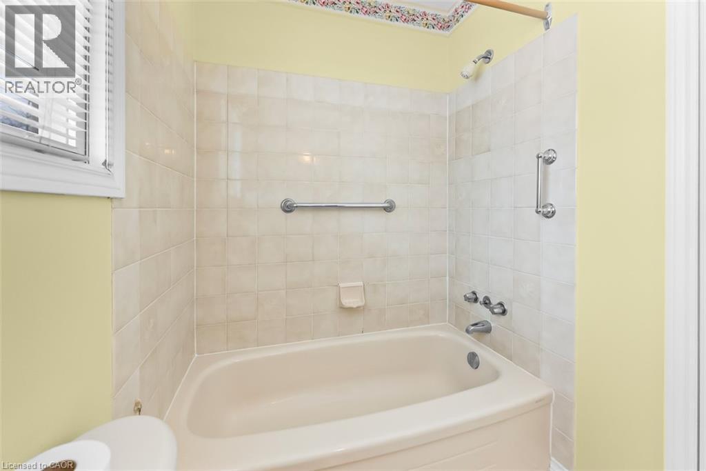 10 Heritage Court, St. Catharines, Ontario  L2S 3H8 - Photo 18 - 40800646