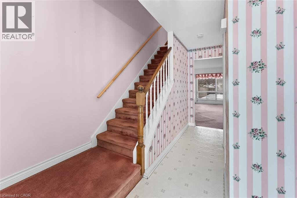 10 Heritage Court, St. Catharines, Ontario  L2S 3H8 - Photo 4 - 40800646