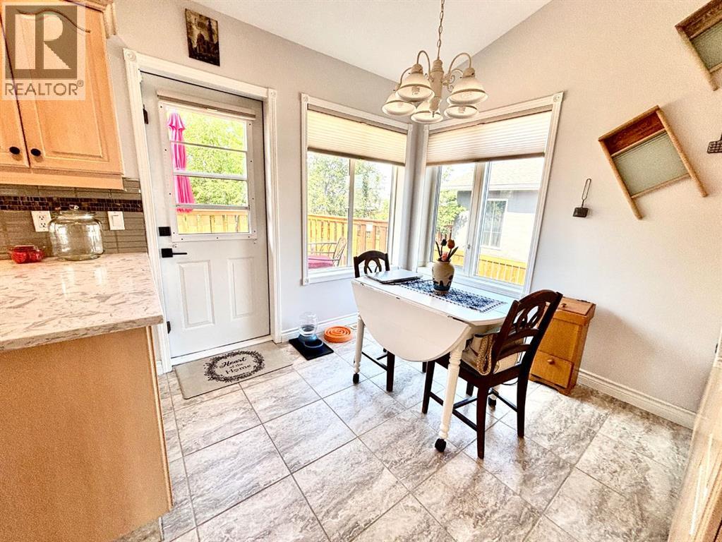 106 Borys Place, Hinton, Alberta  T7V 1H7 - Photo 10 - A2259024