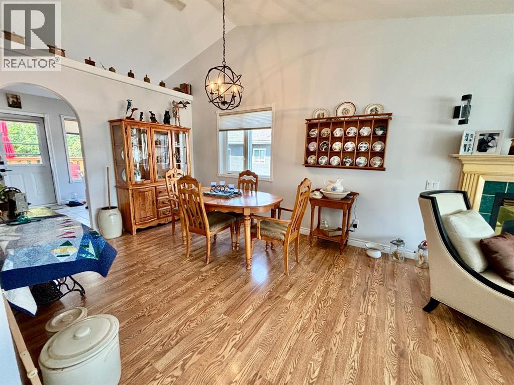 106 Borys Place, Hinton, Alberta  T7V 1H7 - Photo 15 - A2259024