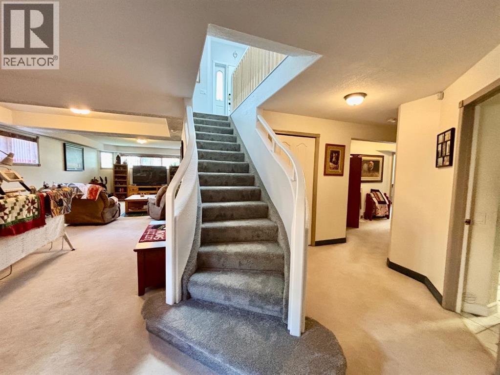 106 Borys Place, Hinton, Alberta  T7V 1H7 - Photo 25 - A2259024