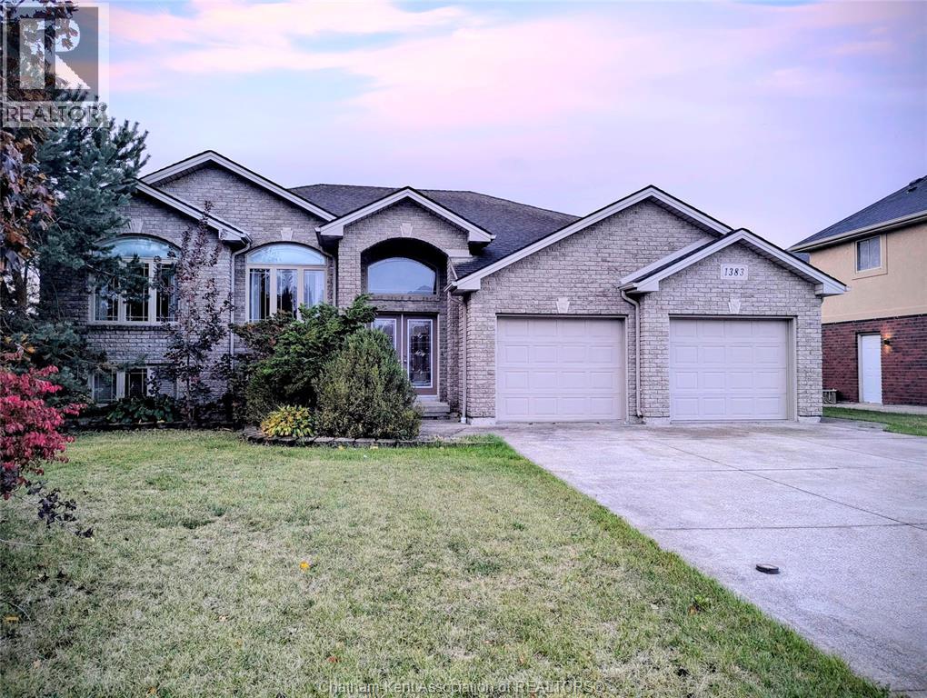 MLS# 26001774: 1383 GIRARD DRIVE, Lakeshore, Canada