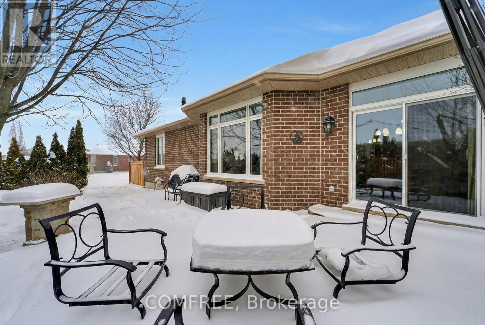 31 Essex Drive, Belleville, Ontario  K8N 0M9 - Photo 2 - X12725718