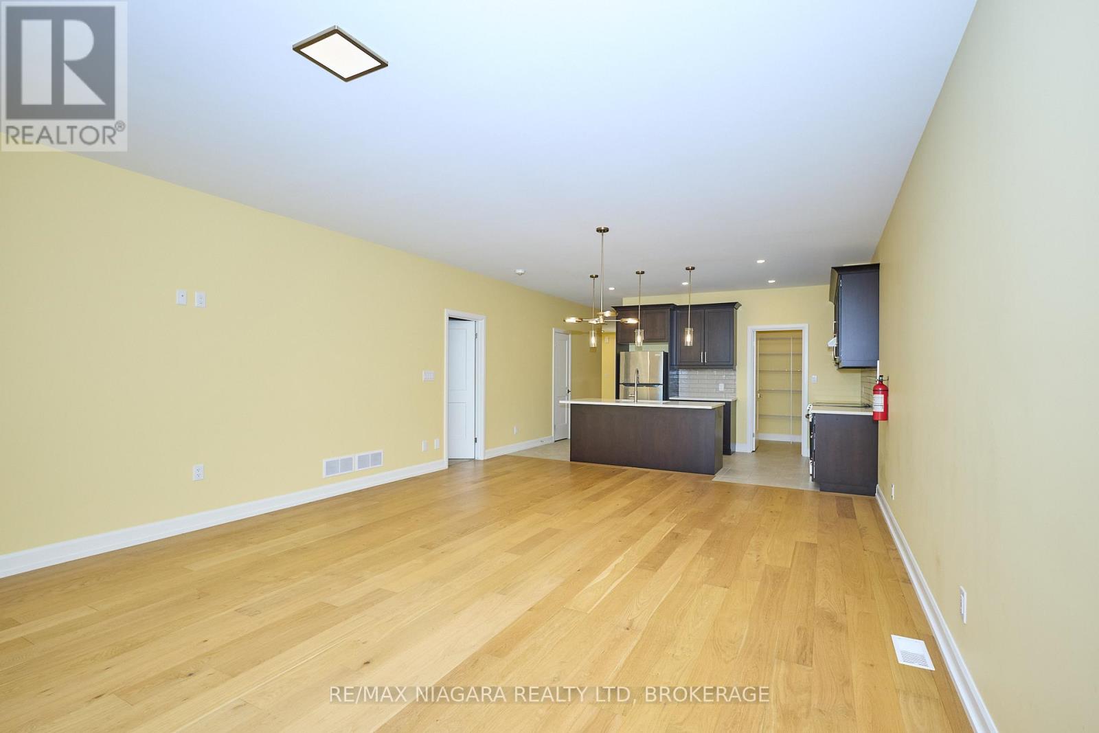 3947 Mitchell Crescent, Fort Erie, Ontario  L0S 1S0 - Photo 6 - X12725660