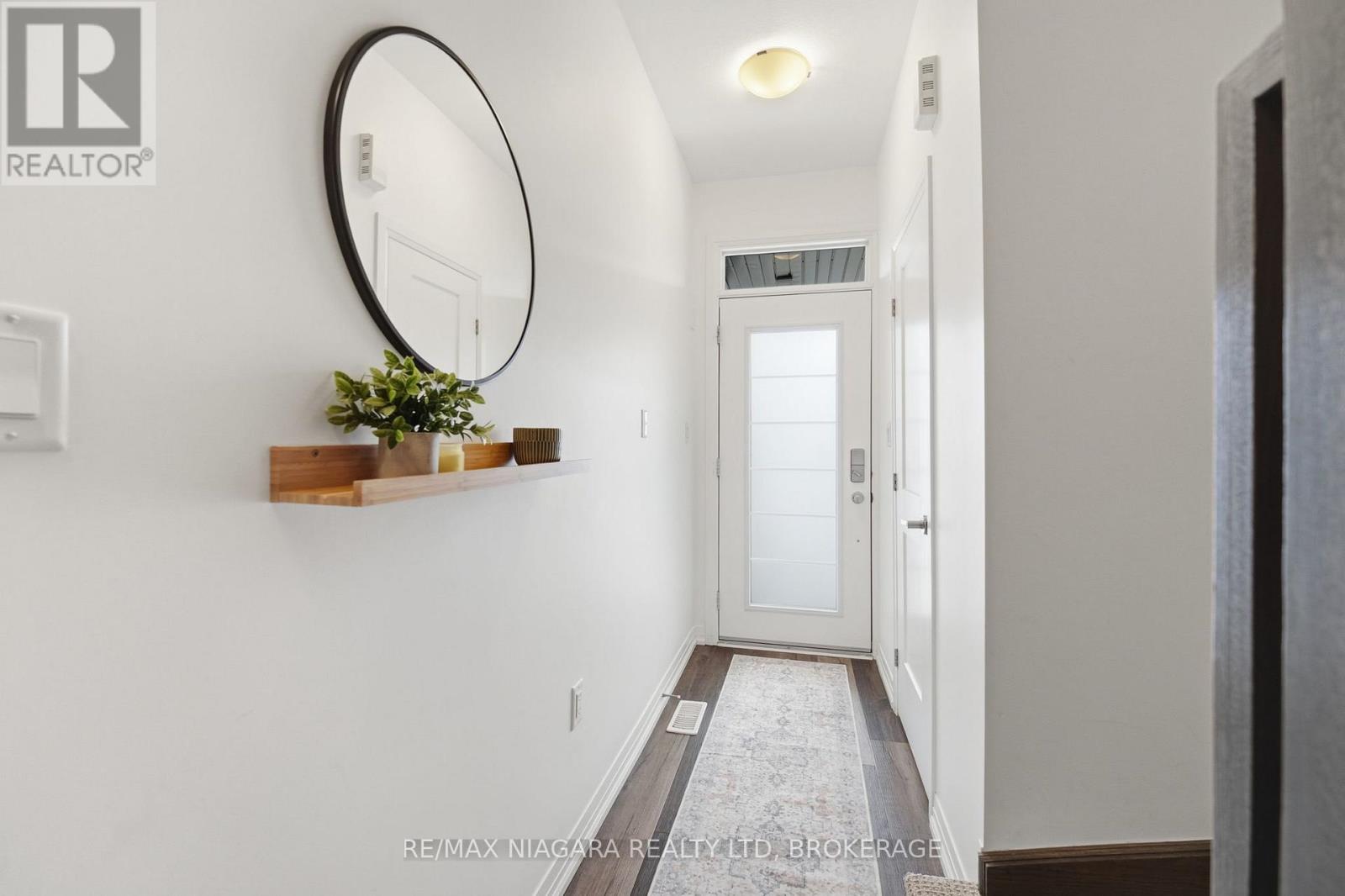 4004 Crown Street, Lincoln, Ontario  L0R 1B4 - Photo 2 - X12725750