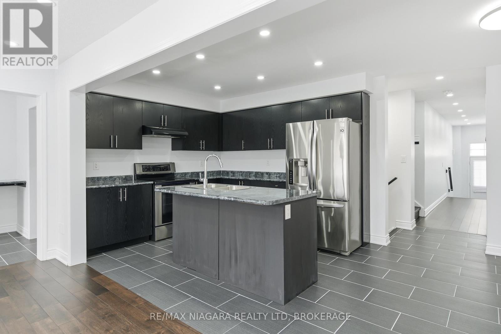 8139 Buckeye Crescent, Niagara Falls, Ontario  L2H 2Y6 - Photo 10 - X12725792