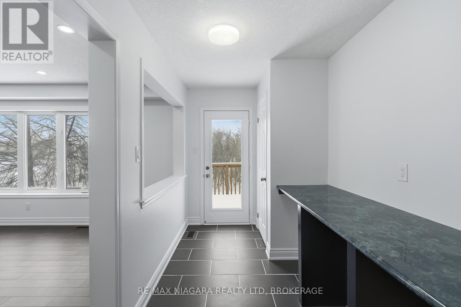 8139 Buckeye Crescent, Niagara Falls, Ontario  L2H 2Y6 - Photo 14 - X12725792