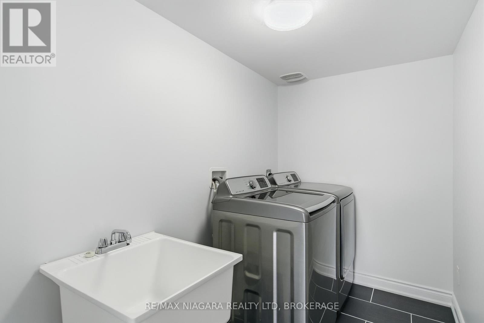 8139 Buckeye Crescent, Niagara Falls, Ontario  L2H 2Y6 - Photo 16 - X12725792