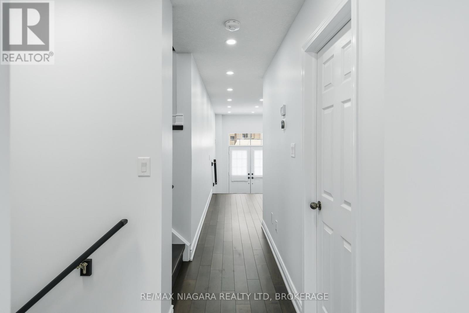 8139 Buckeye Crescent, Niagara Falls, Ontario  L2H 2Y6 - Photo 6 - X12725792