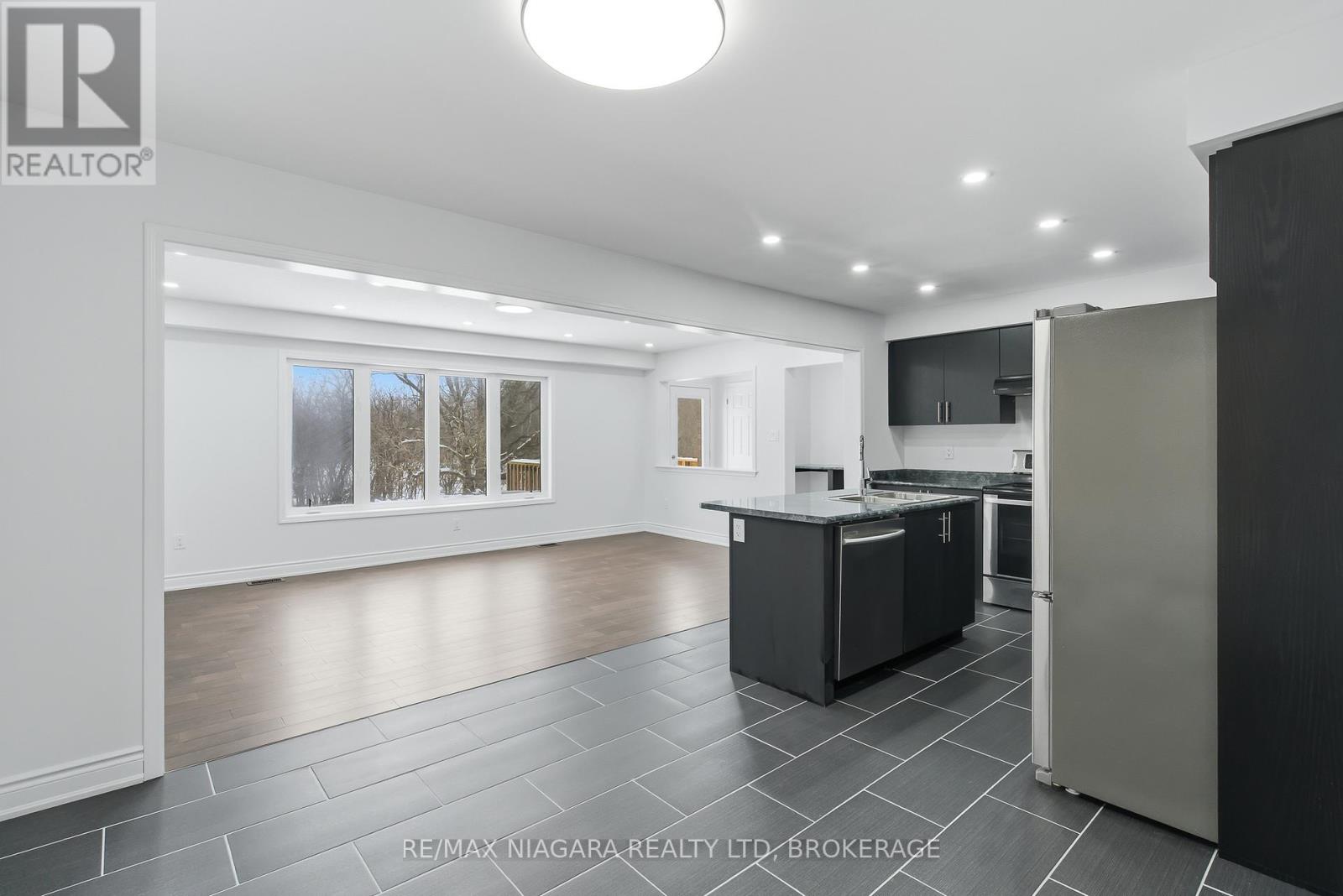 8139 Buckeye Crescent, Niagara Falls, Ontario  L2H 2Y6 - Photo 7 - X12725792