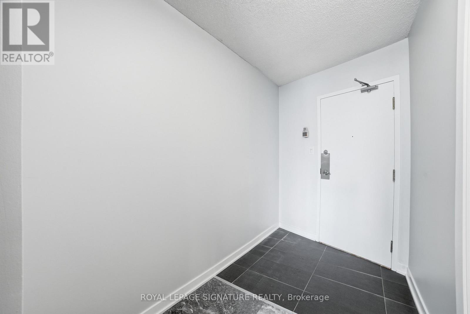 1219 - 650 Queens Quay W, Toronto, Ontario  M5V 3N2 - Photo 5 - C12724180