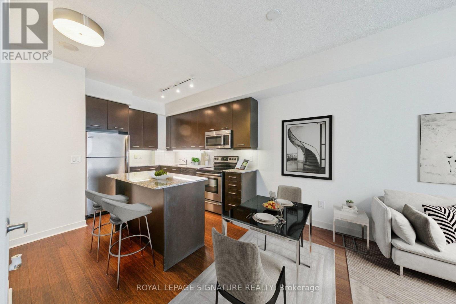 2907 - 360 Square One Drive, Mississauga, Ontario  L5B 0E6 - Photo 2 - W12722224