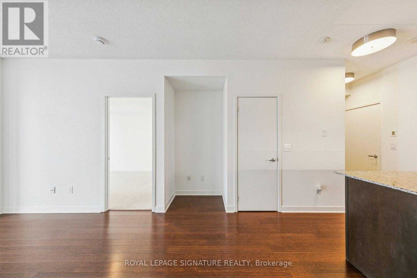 2907 - 360 Square One Drive, Mississauga, Ontario  L5B 0E6 - Photo 15 - W12722224