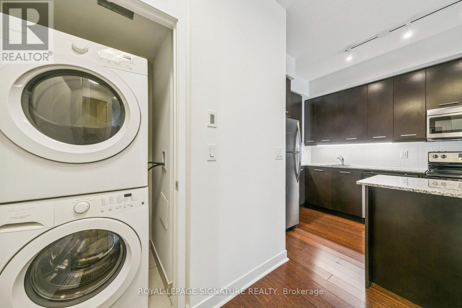 2907 - 360 Square One Drive, Mississauga, Ontario  L5B 0E6 - Photo 20 - W12722224