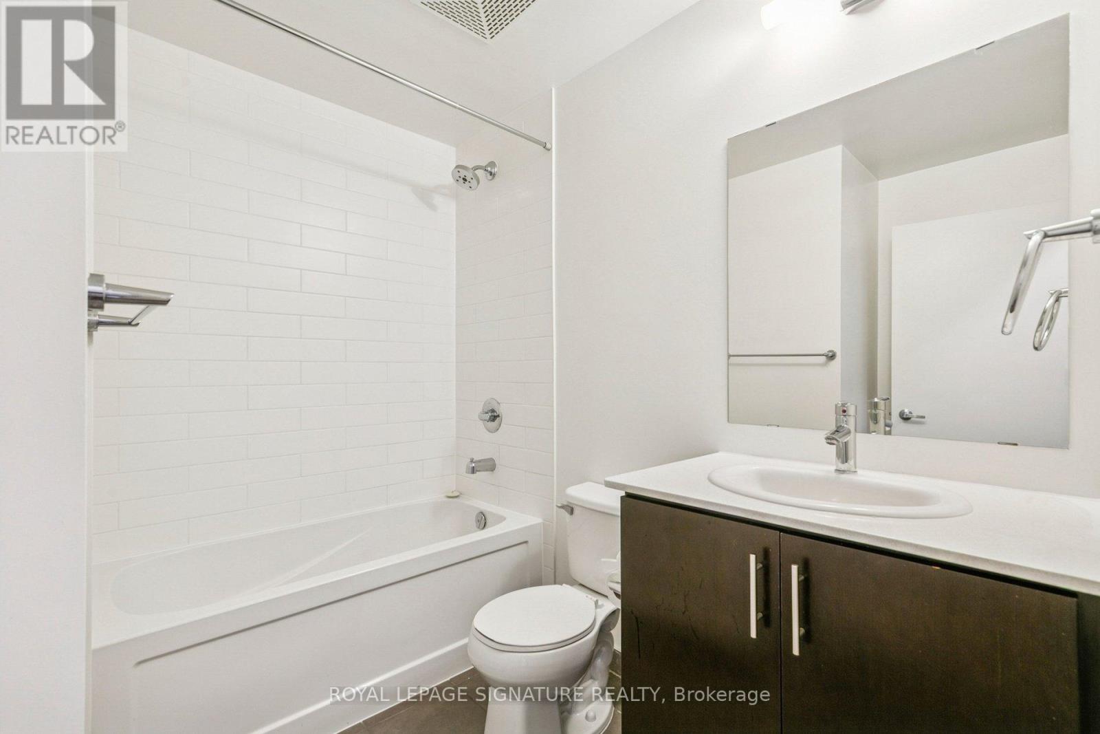 2907 - 360 Square One Drive, Mississauga, Ontario  L5B 0E6 - Photo 19 - W12722224