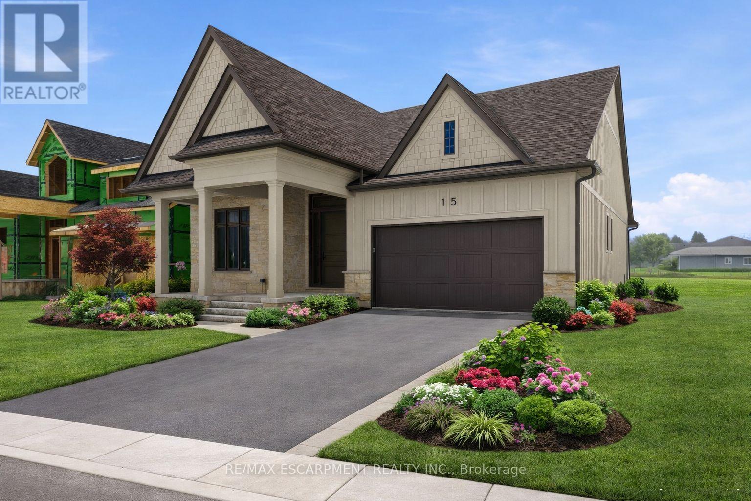 15 Oakley Drive, Niagara-On-The-Lake, Ontario  L0S 1J0 - Photo 1 - X12725060