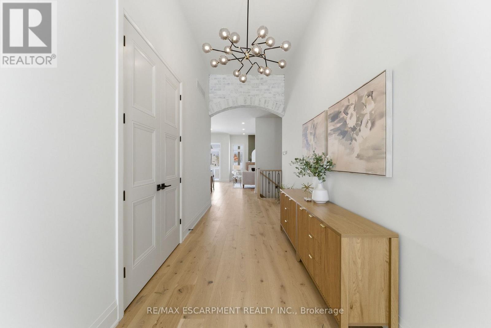 15 Oakley Drive, Niagara-On-The-Lake, Ontario  L0S 1J0 - Photo 6 - X12725060