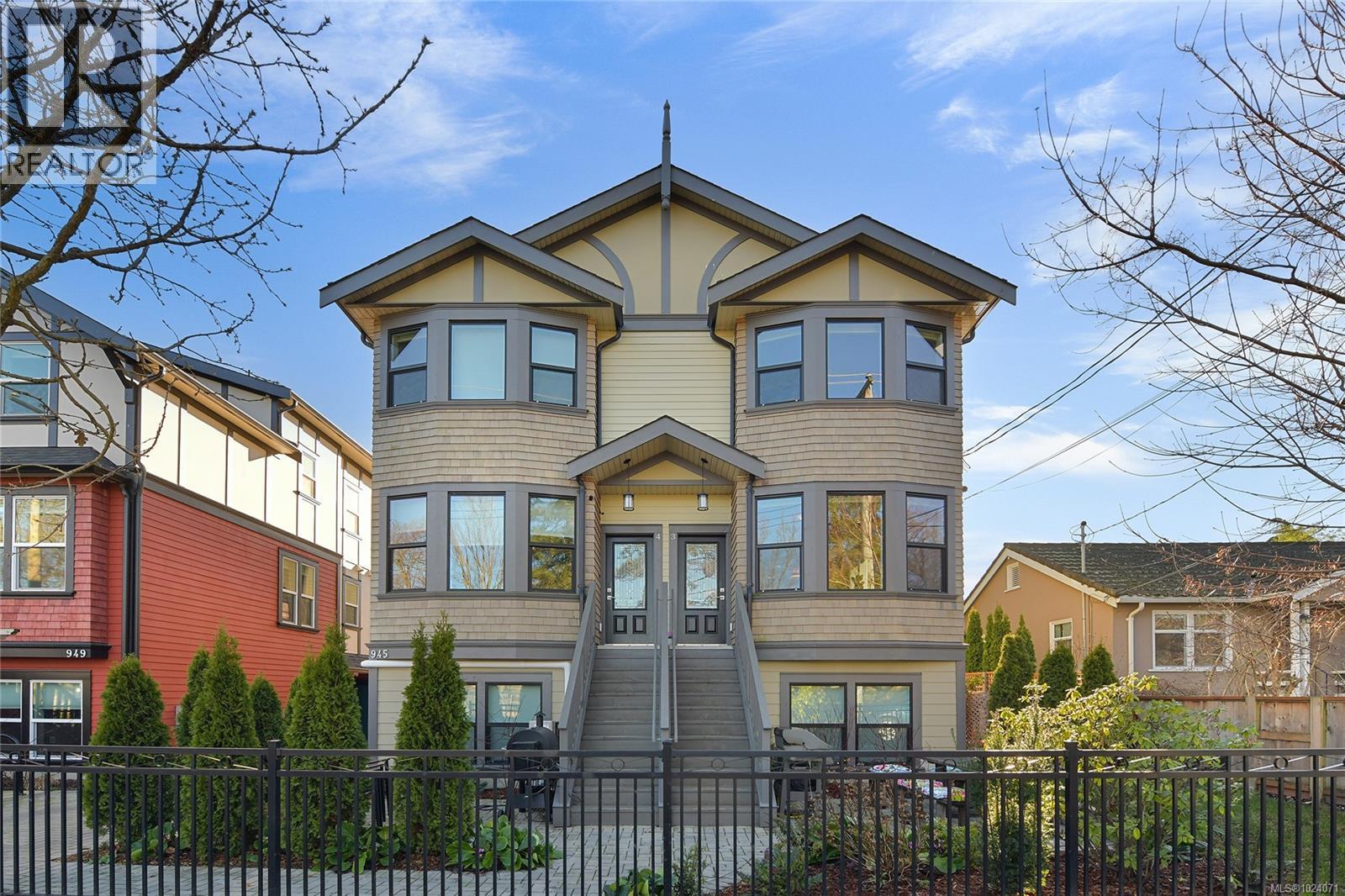 3 945 Pembroke St, Victoria, British Columbia