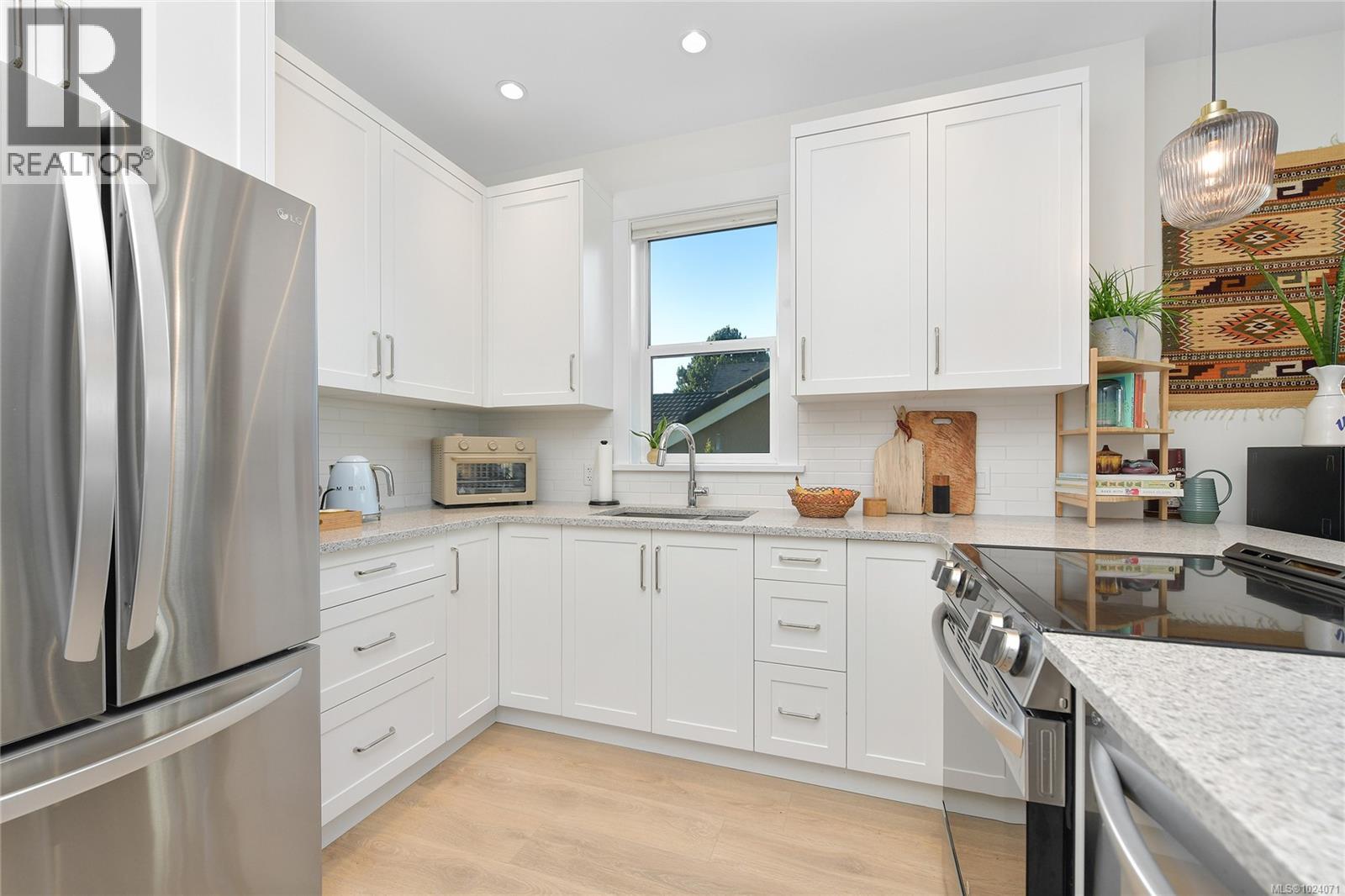 3 945 Pembroke St, Victoria, British Columbia  V8T 1J1 - Photo 14 - 1024071