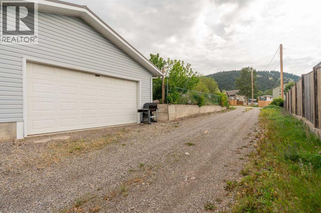 2729 226 Street, Bellevue, Alberta  T0K 0C0 - Photo 43 - A2250969