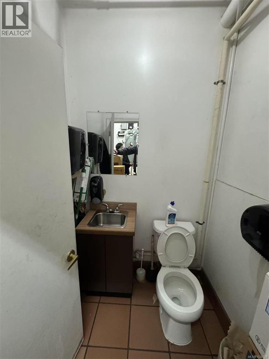 3613 Shelbourne St, Saanich, British Columbia  V8P 4H1 - Photo 16 - 1024124