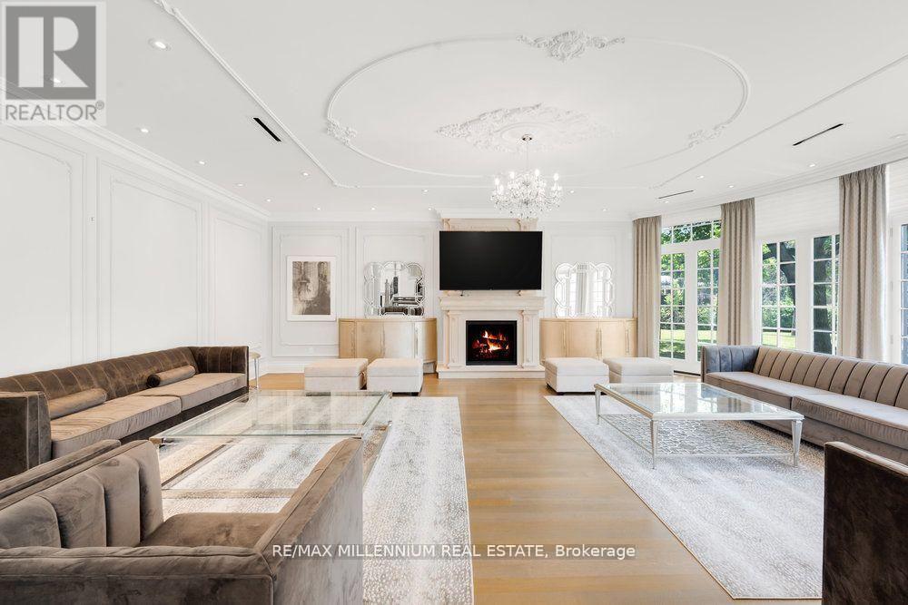 38 Park Lane Circle, Toronto, Ontario  M3C 2N2 - Photo 12 - C12725852