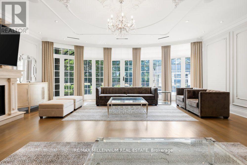 38 Park Lane Circle, Toronto, Ontario  M3C 2N2 - Photo 14 - C12725852