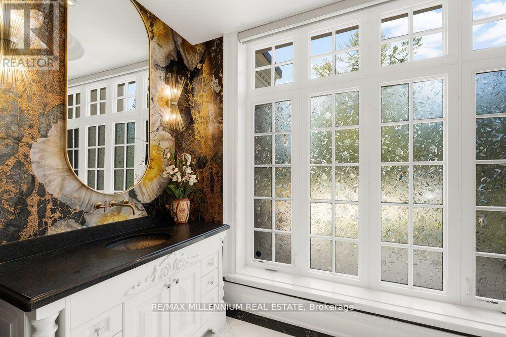 38 Park Lane Circle, Toronto, Ontario  M3C 2N2 - Photo 19 - C12725852