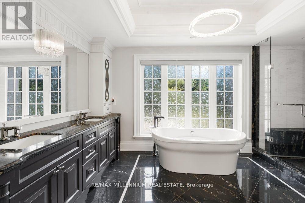 38 Park Lane Circle, Toronto, Ontario  M3C 2N2 - Photo 29 - C12725852