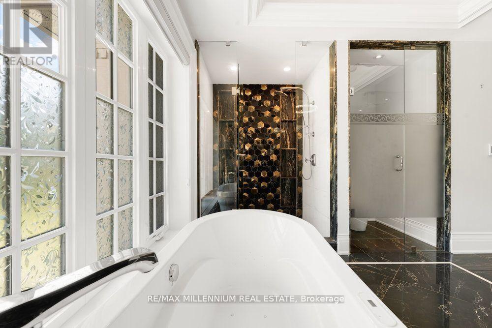 38 Park Lane Circle, Toronto, Ontario  M3C 2N2 - Photo 30 - C12725852