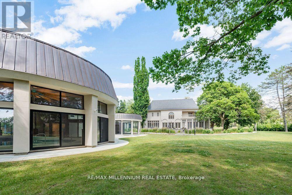 38 Park Lane Circle, Toronto, Ontario  M3C 2N2 - Photo 34 - C12725852