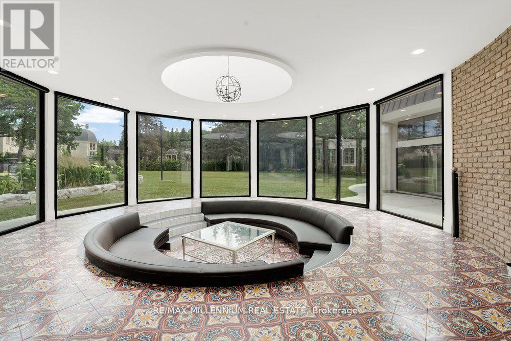 38 Park Lane Circle, Toronto, Ontario  M3C 2N2 - Photo 35 - C12725852