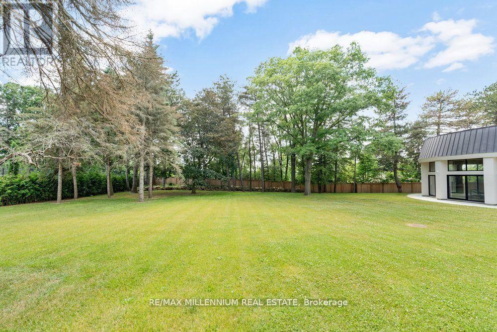 38 Park Lane Circle, Toronto, Ontario  M3C 2N2 - Photo 40 - C12725852