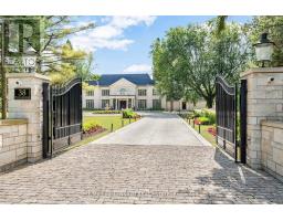 38 PARK LANE CIRCLE, Toronto, Ontario