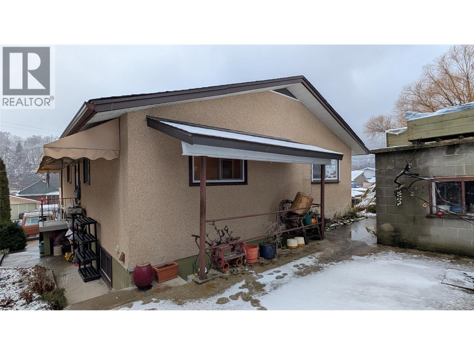 146 Colley Street, Warfield, British Columbia  V1R 2M2 - Photo 4 - 10372236