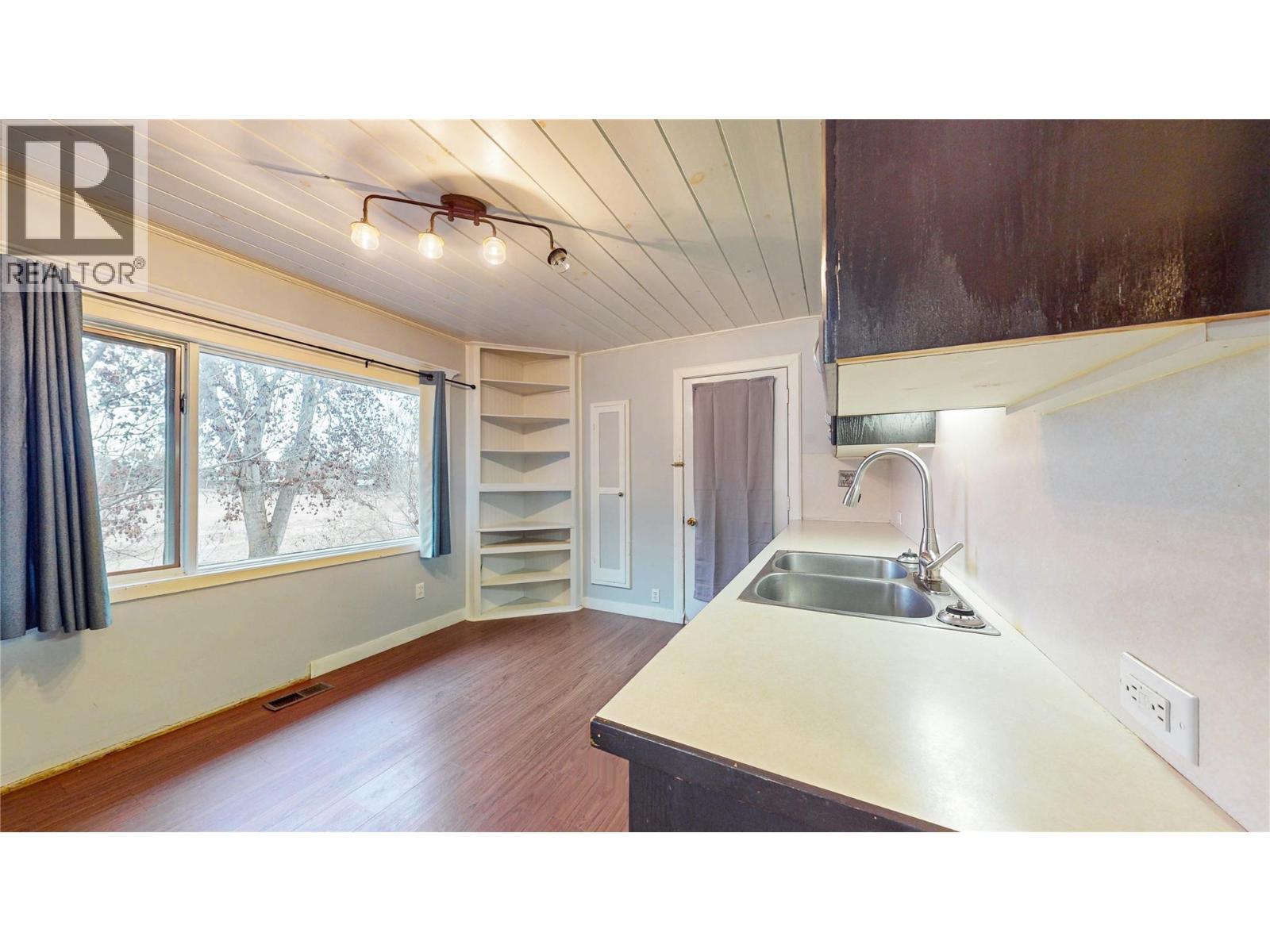 4581 Samuelson Road, Canyon, British Columbia  V0B 1C1 - Photo 4 - 10373166