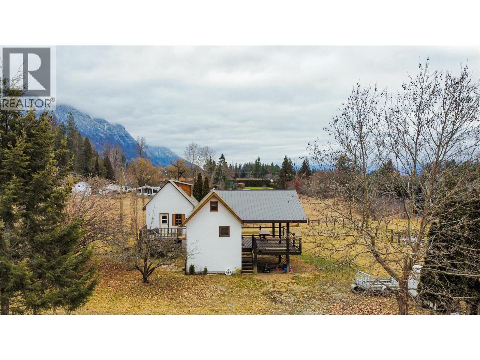 4581 Samuelson Road, Canyon, British Columbia  V0B 1C1 - Photo 35 - 10373166