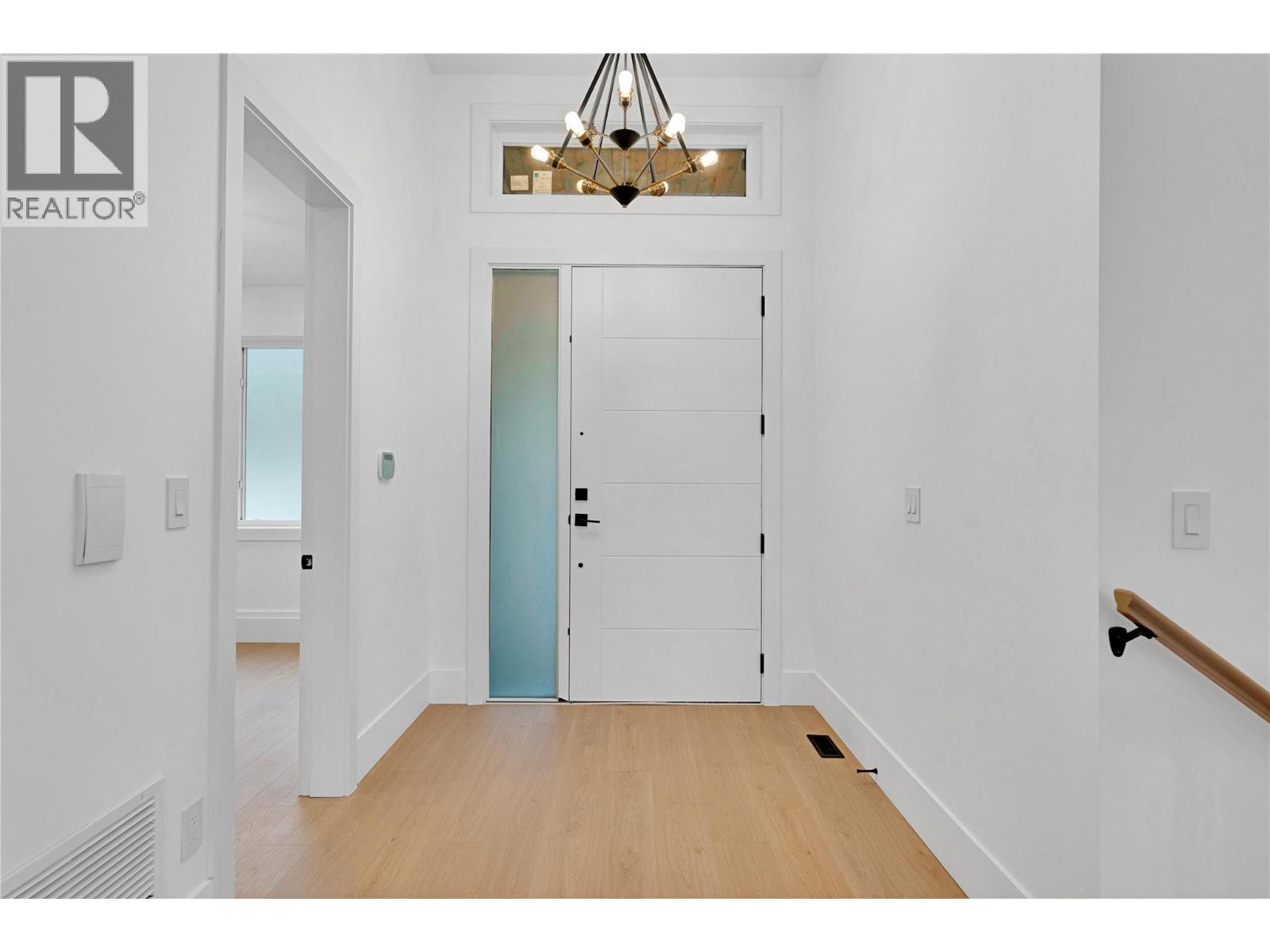 8920 Tavistock Road, Vernon, British Columbia  V1H 2L4 - Photo 5 - 10373727