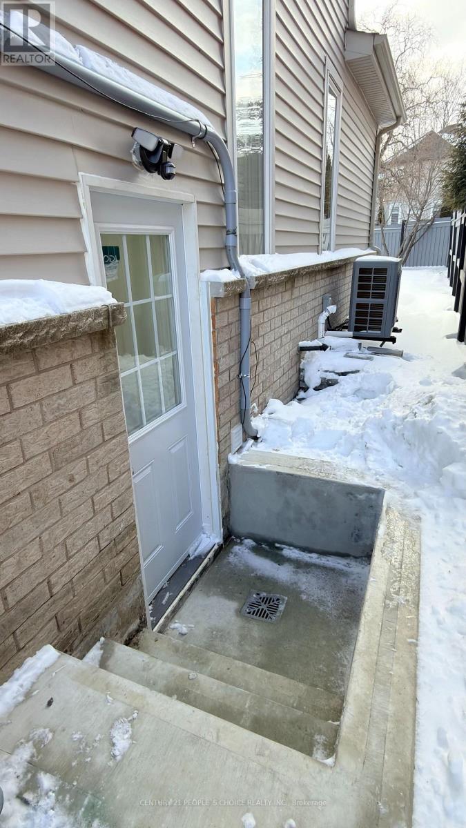 Bsmt - 18 Lighthouse Street, Whitby, Ontario  L1N 9N6 - Photo 4 - E12725668