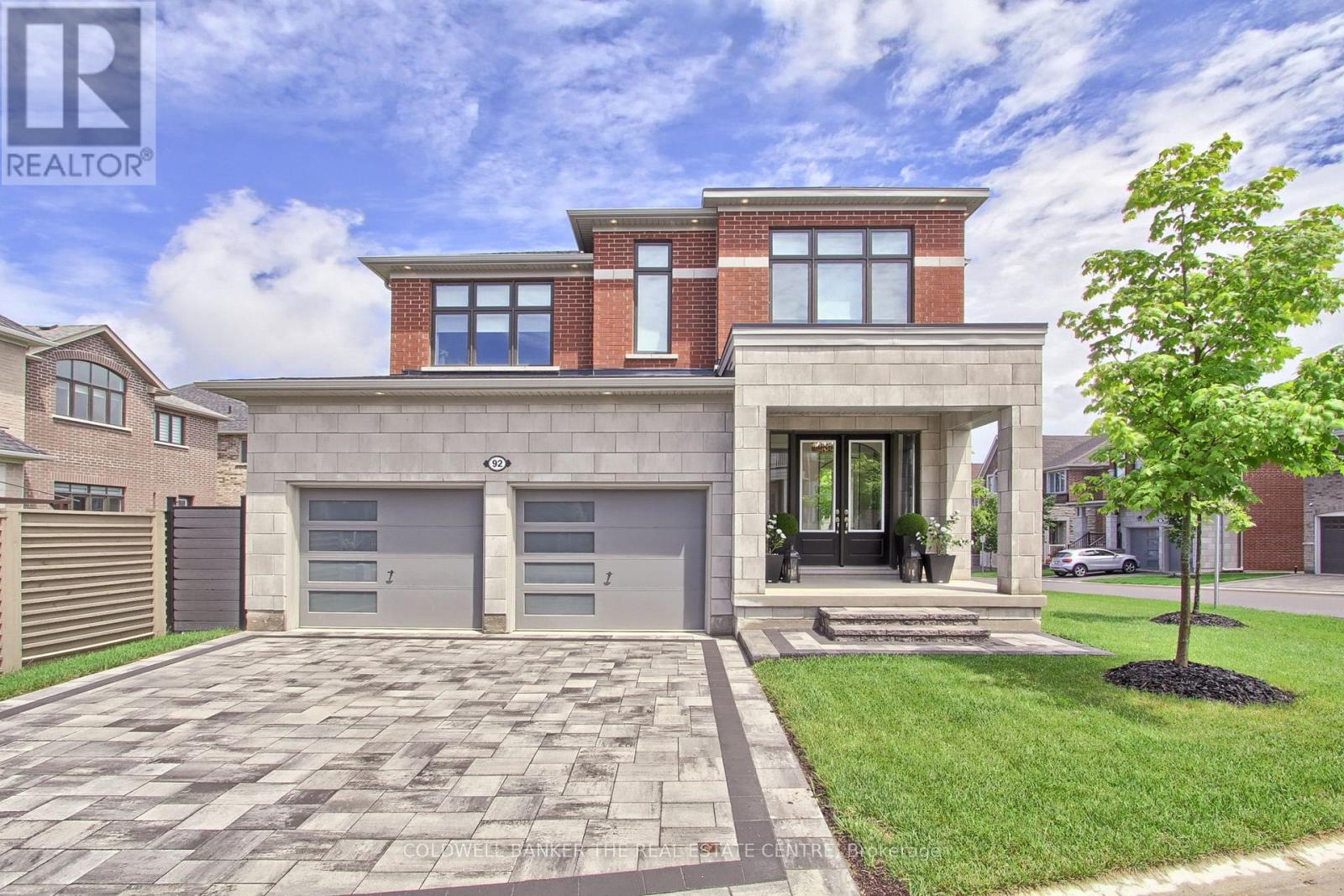 92 MAPLE FIELDS CIRCLE, Aurora, Ontario