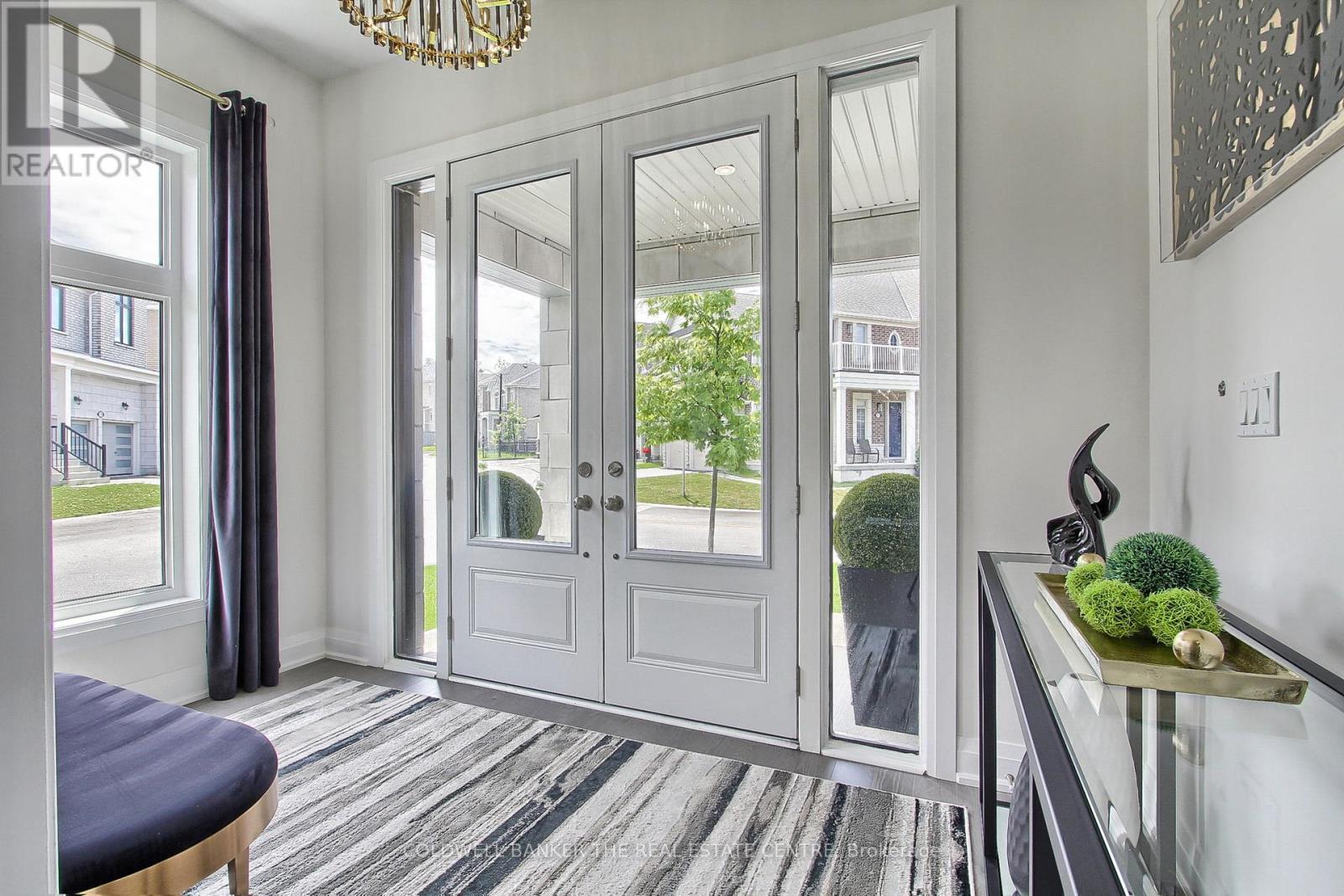 92 Maple Fields Circle, Aurora, Ontario  L4G 0P5 - Photo 4 - N12725796