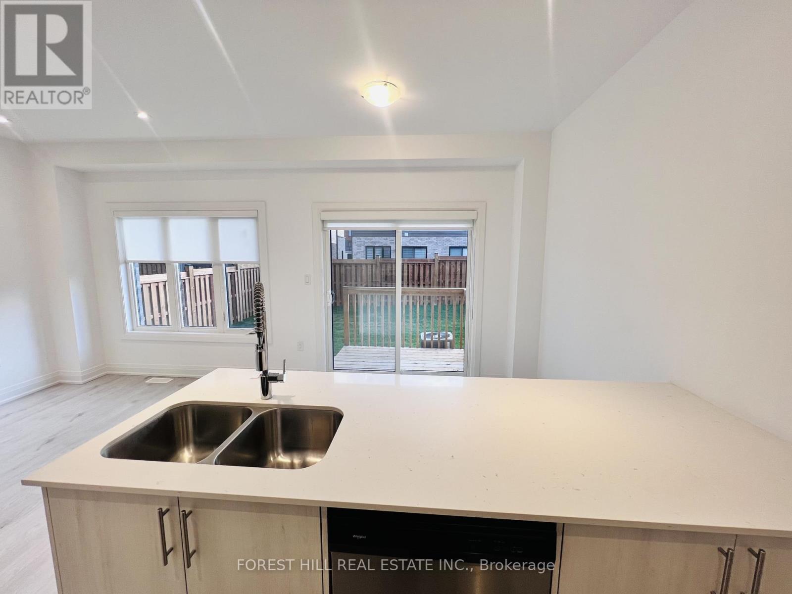 149 Gateland Drive, Barrie (Painswick South), Ontario  L9J 0M5 - Photo 12 - S12725676