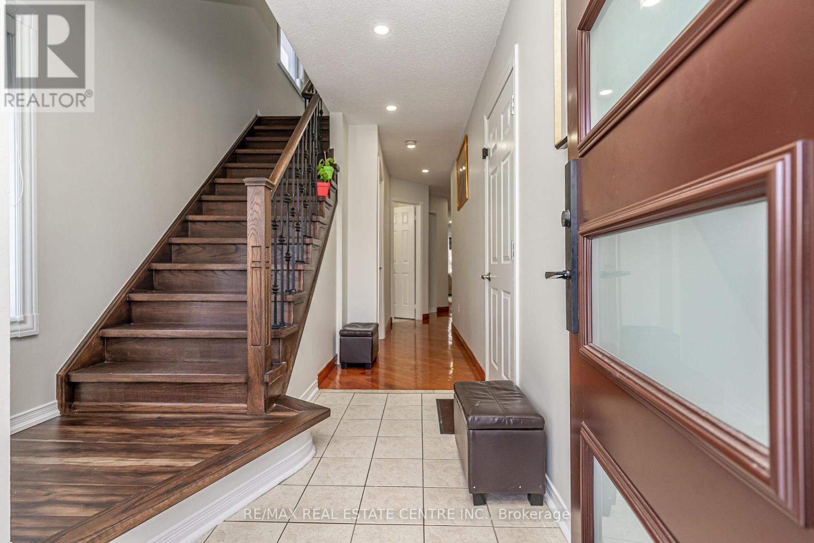 78 Tiller Trail, Brampton, Ontario  L6X 4S6 - Photo 4 - W12725670