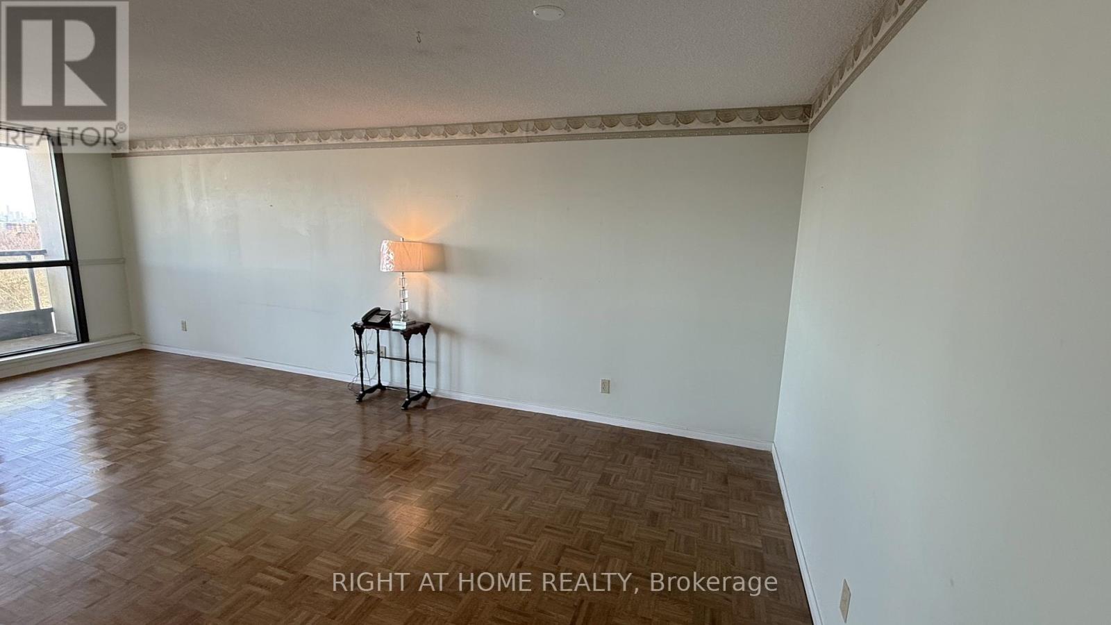 803 - 1111 Bough Beeches Boulevard, Mississauga, Ontario  L4W 4N1 - Photo 11 - W12725714