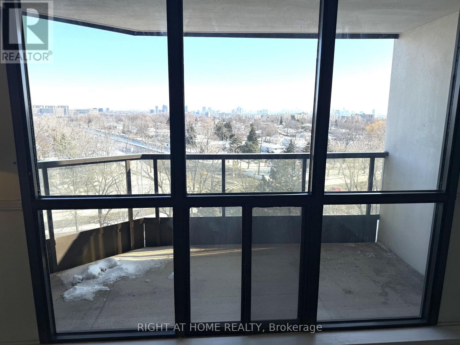 803 - 1111 Bough Beeches Boulevard, Mississauga, Ontario  L4W 4N1 - Photo 14 - W12725714