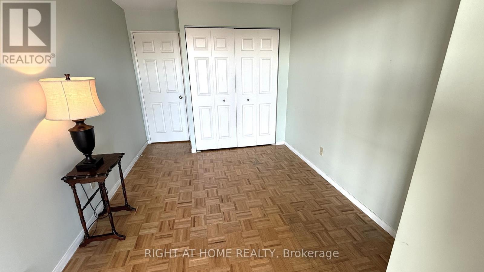 803 - 1111 Bough Beeches Boulevard, Mississauga, Ontario  L4W 4N1 - Photo 24 - W12725714