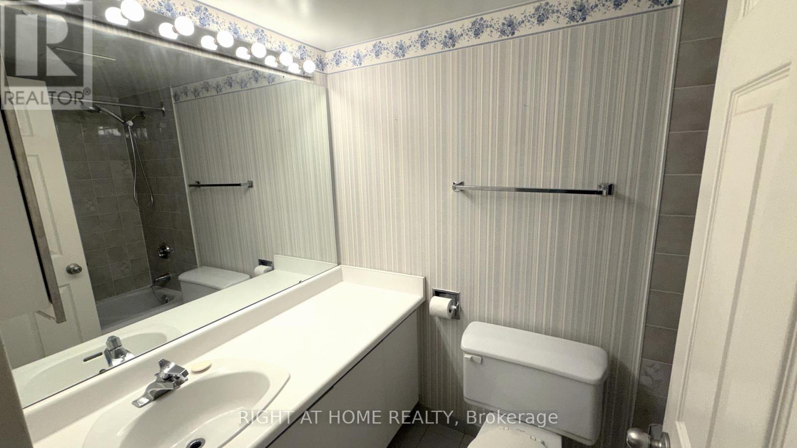 803 - 1111 Bough Beeches Boulevard, Mississauga, Ontario  L4W 4N1 - Photo 25 - W12725714