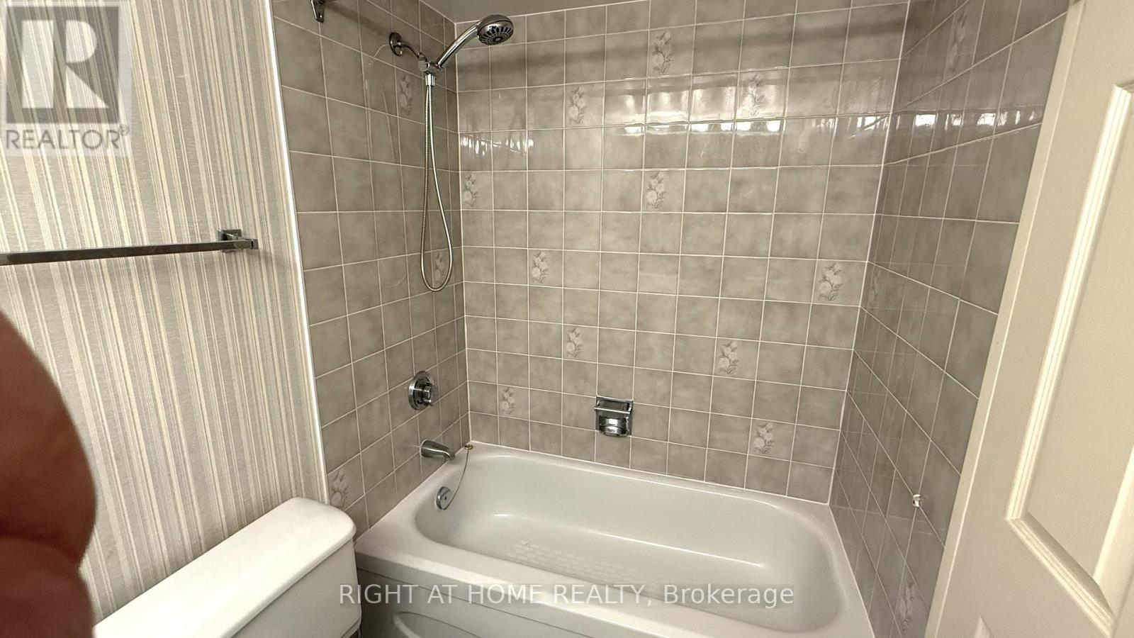 803 - 1111 Bough Beeches Boulevard, Mississauga, Ontario  L4W 4N1 - Photo 26 - W12725714